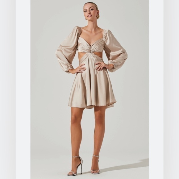 ASTR the label Anamaria Sweetheart Neck Cut-Out Long Sleeve Mini Dress - Picture 1 of 6